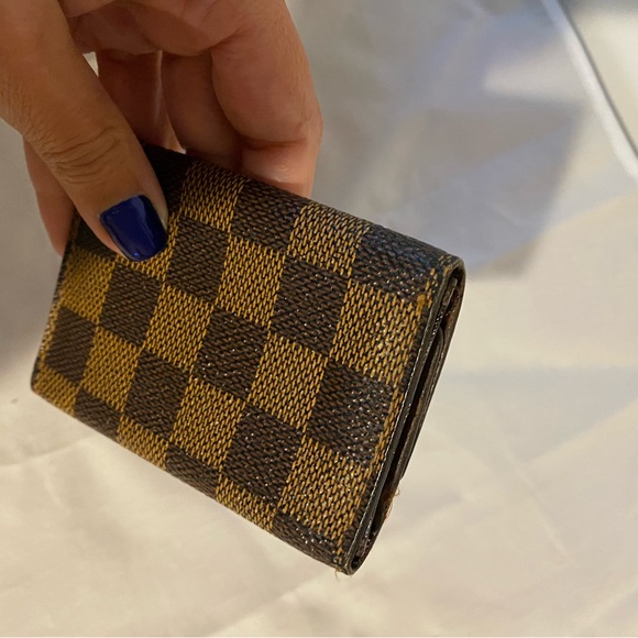 Authentic Louis Vuitton damier ebene key holder - Picture 3 of 6